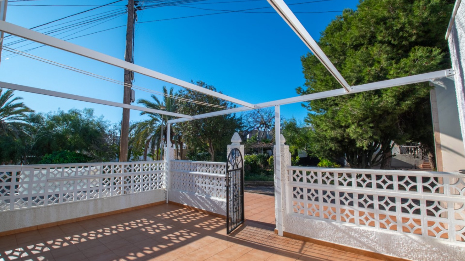 Sale - Semi Detached Villa -
Torrevieja