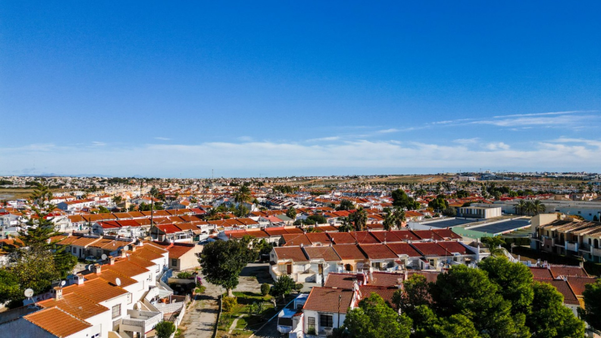 Sale - Semi Detached Villa -
Torrevieja