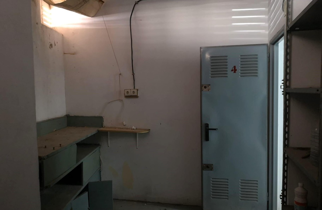 Sale - Storage Room -
Torrevieja - Estacion de autobuses