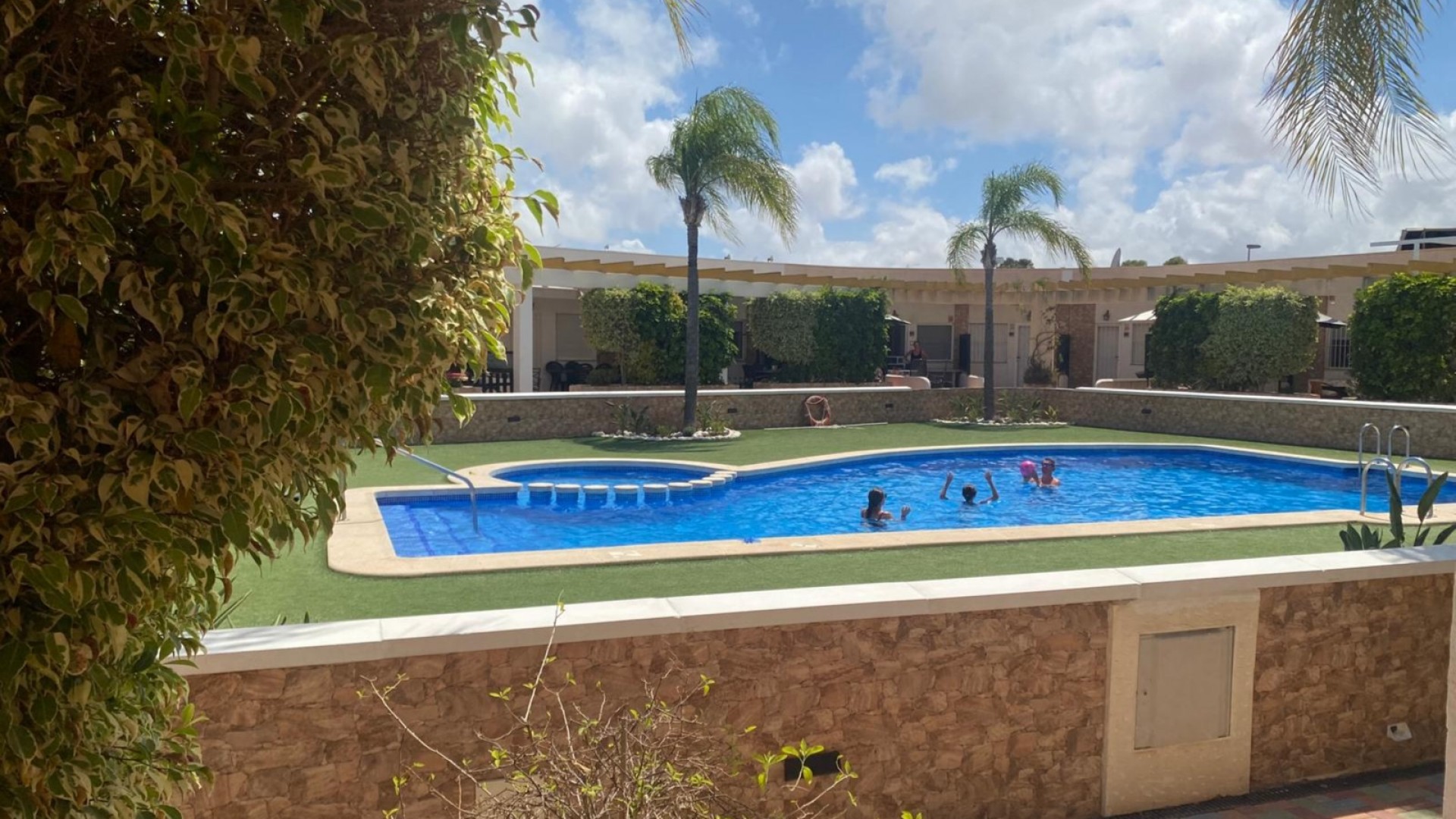 Sale - Terraced house / Townhouse -
Orihuela Costa - Mil Palmeras