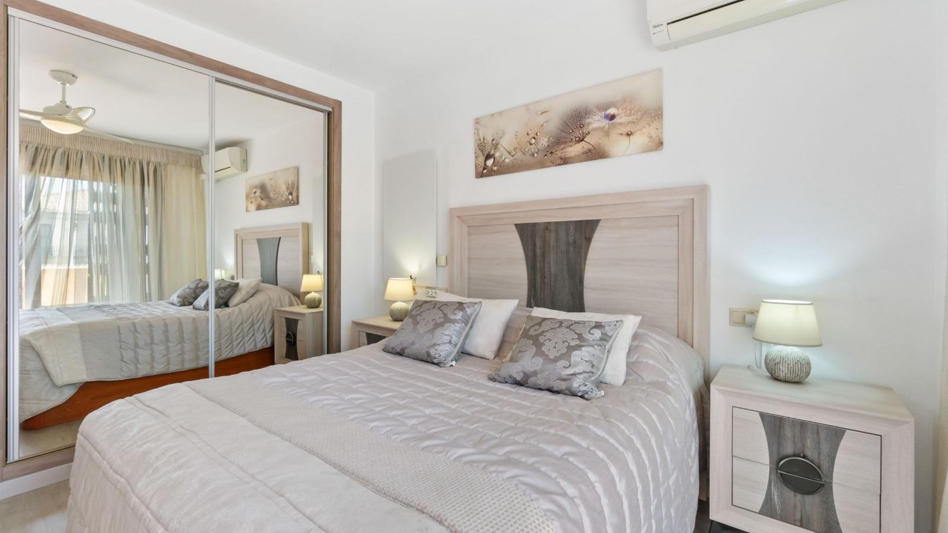 Sale - Terraced house / Townhouse -
Torrevieja - Aguas Nuevas