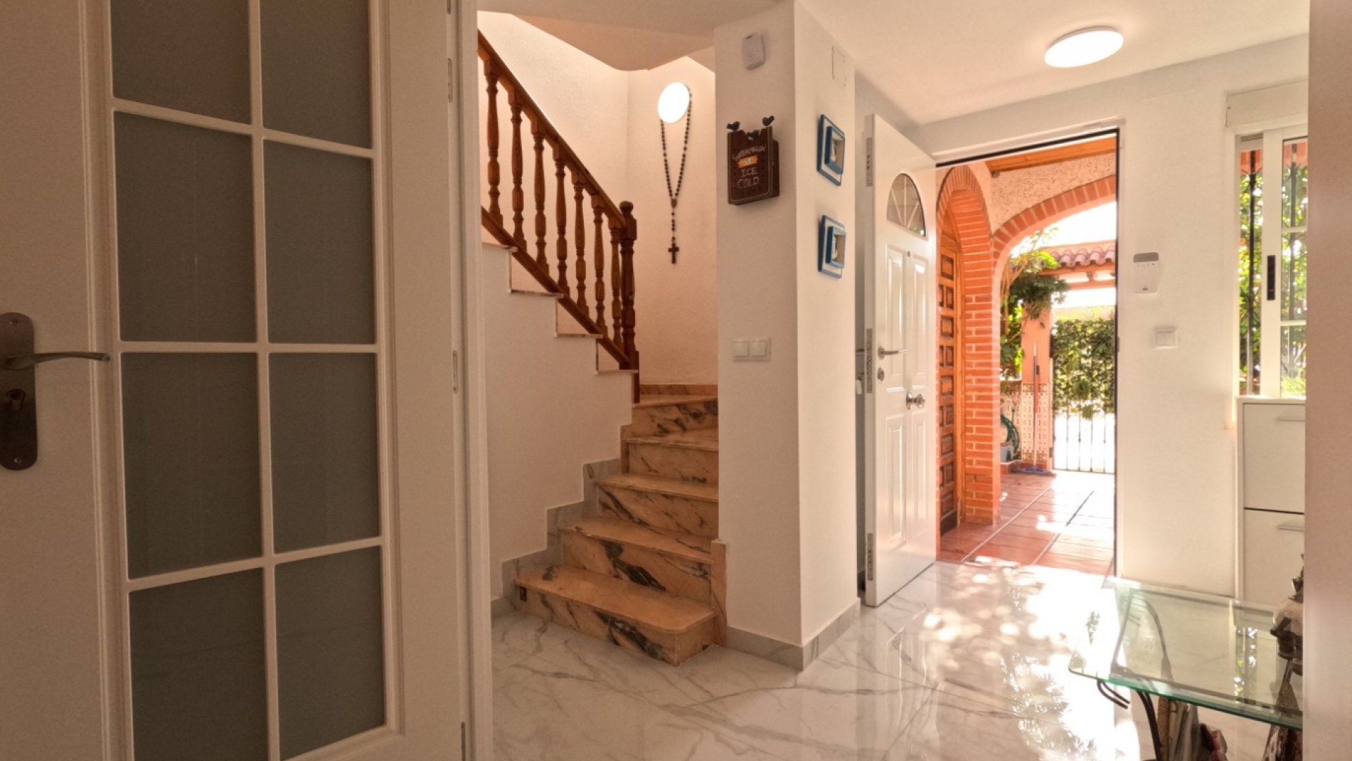 Sale - Terraced house / Townhouse -
Torrevieja - El Acequión - Los Náufragos