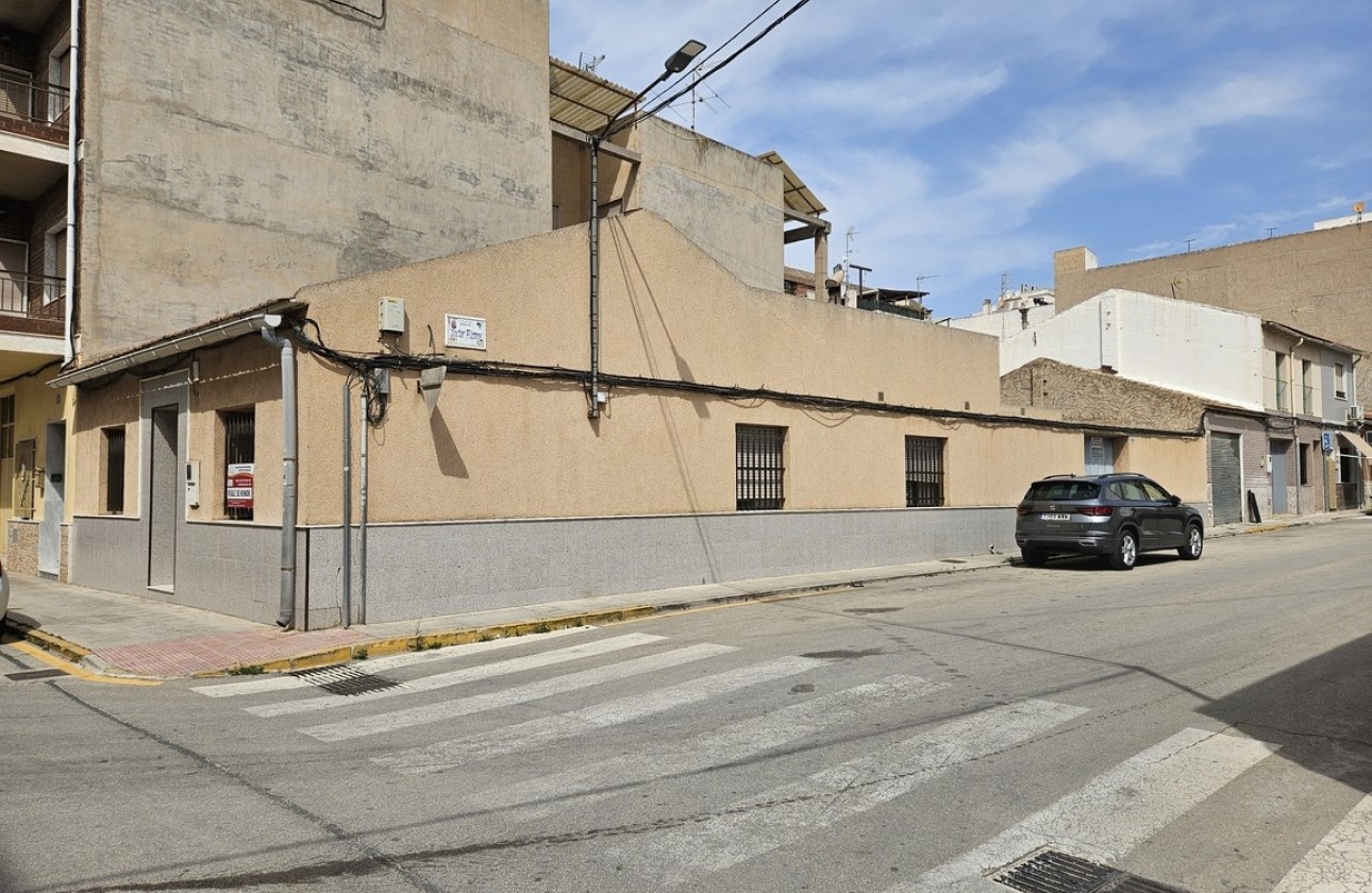 Sale - Town house -
Albatera