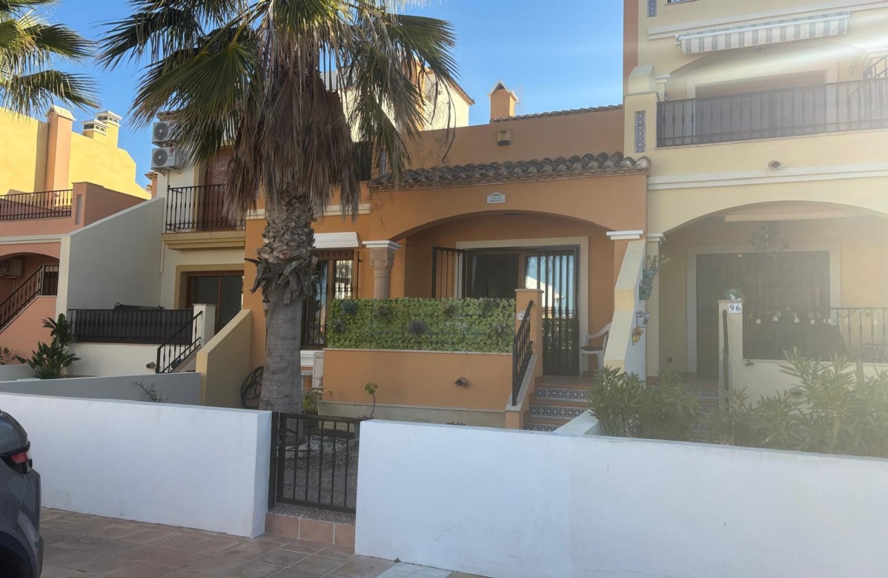 Sale - Town house -
Algorfa - La Finca Golf