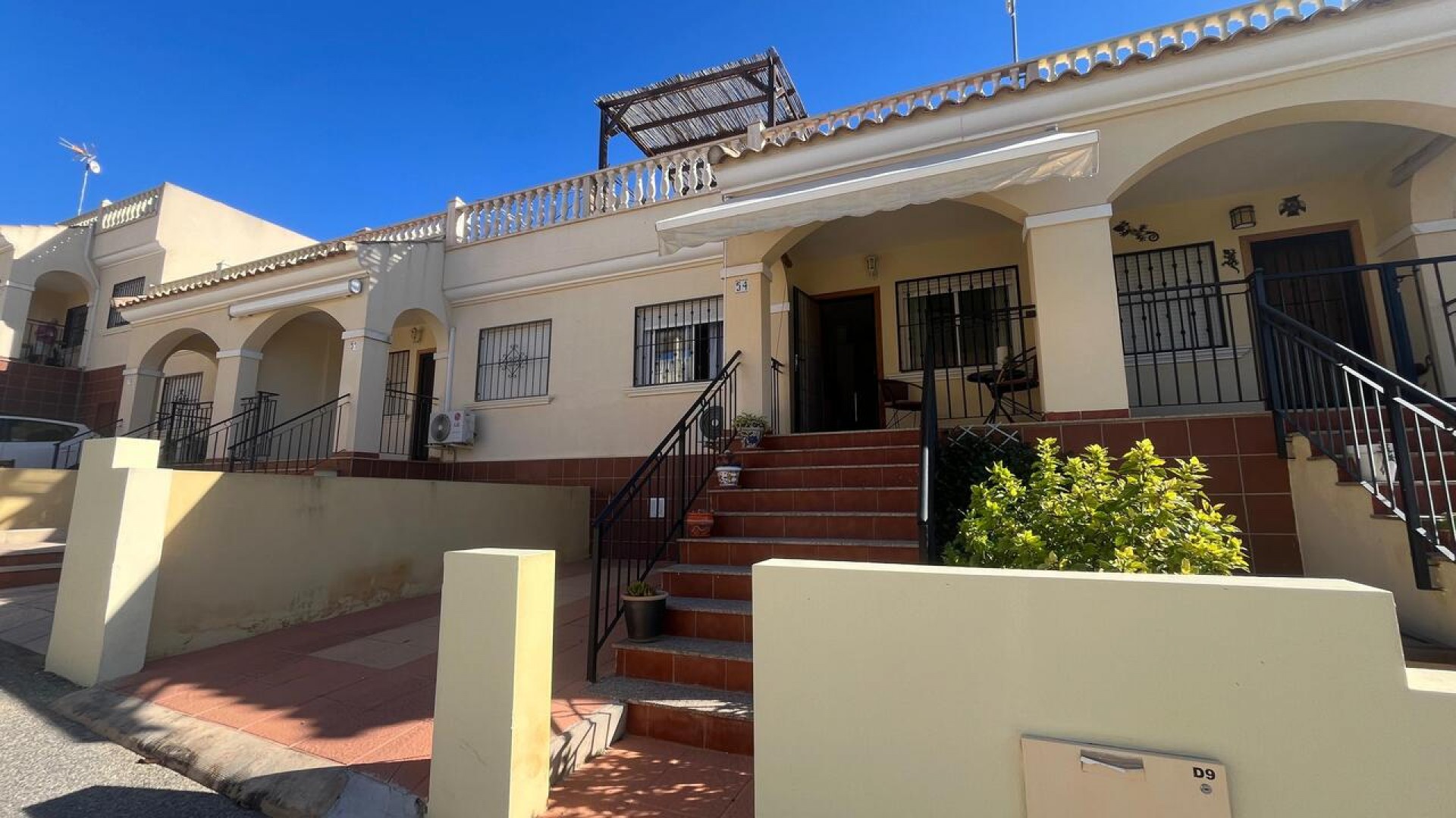 Sale - Town house -
Algorfa