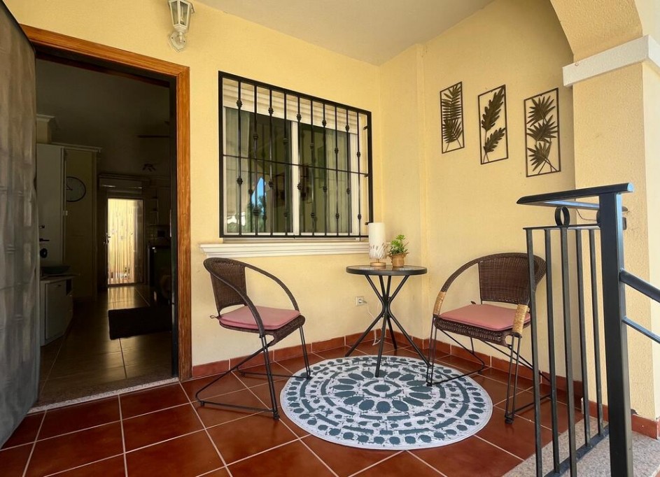 Sale - Town house -
Algorfa
