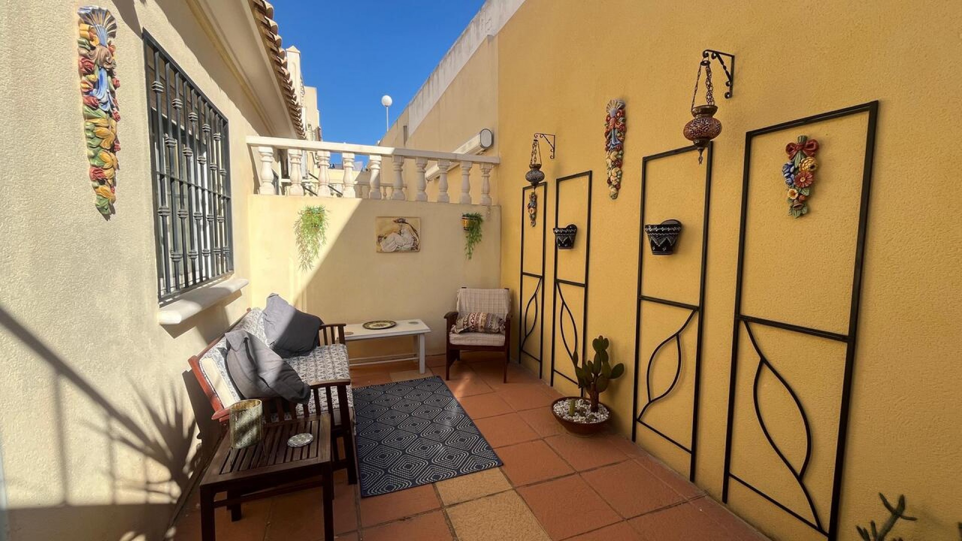Sale - Town house -
Algorfa