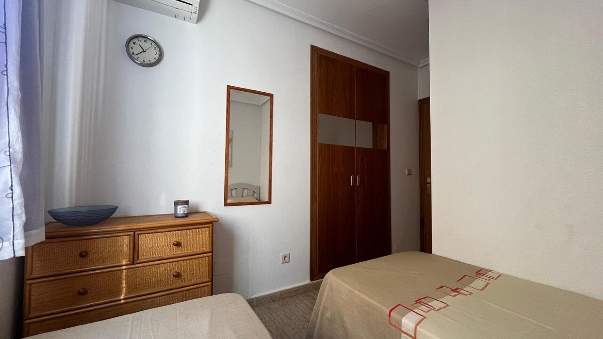 Sale - Town house -
Algorfa