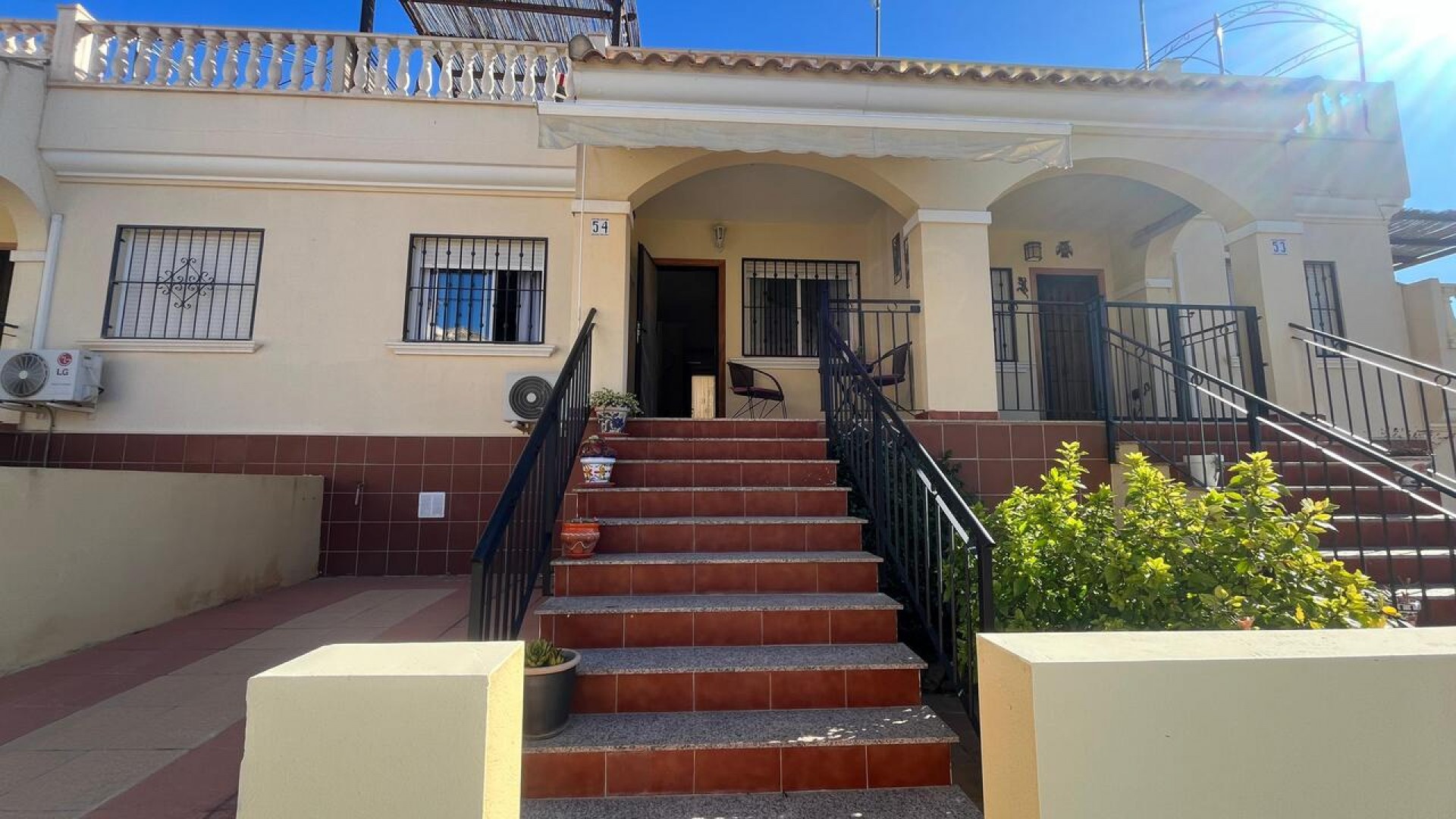 Sale - Town house -
Algorfa