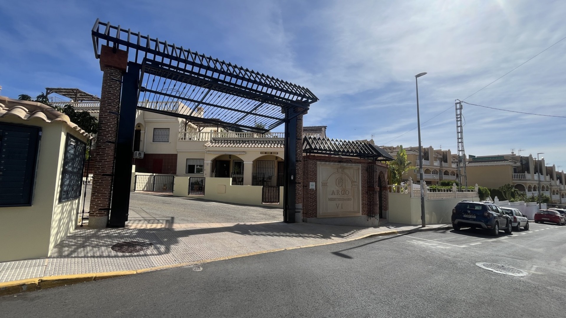 Sale - Town house -
Algorfa