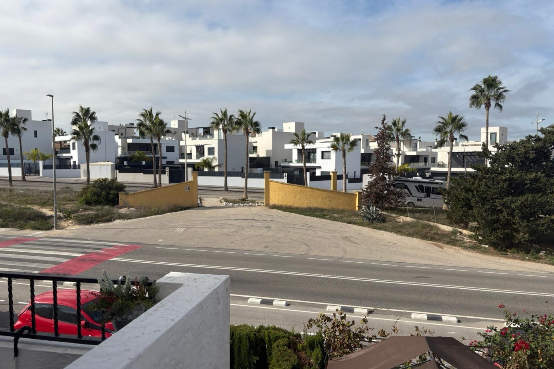 Sale - Town house -
Algorfa