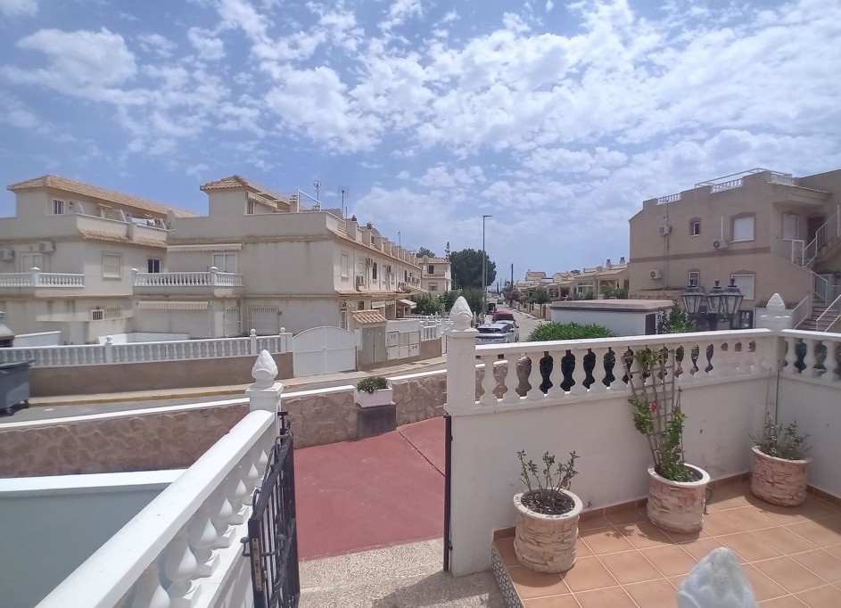Sale - Town house -
Algorfa