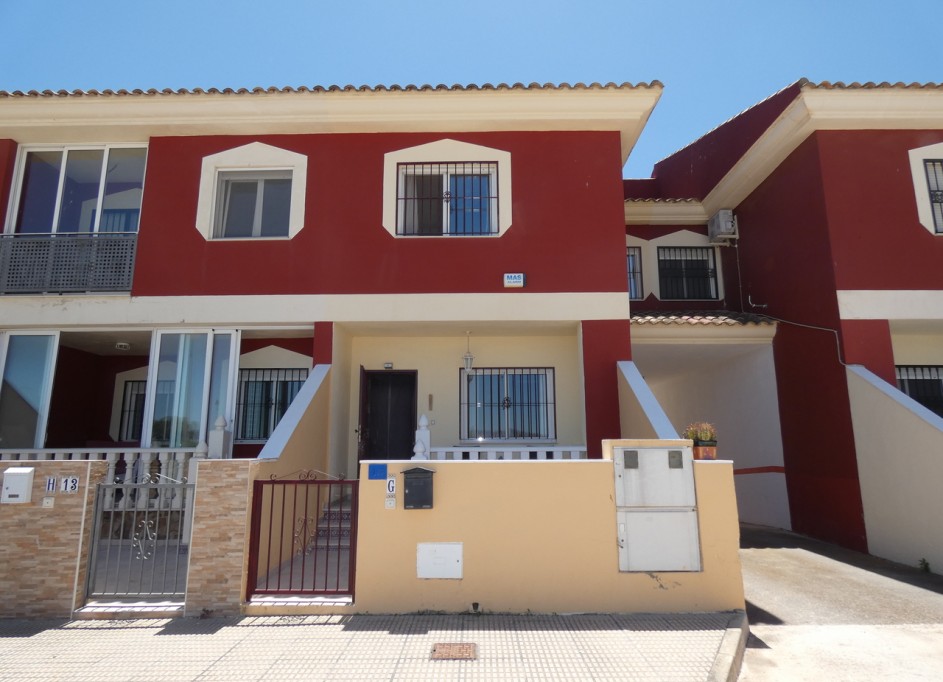 Sale - Town house -
Algorfa