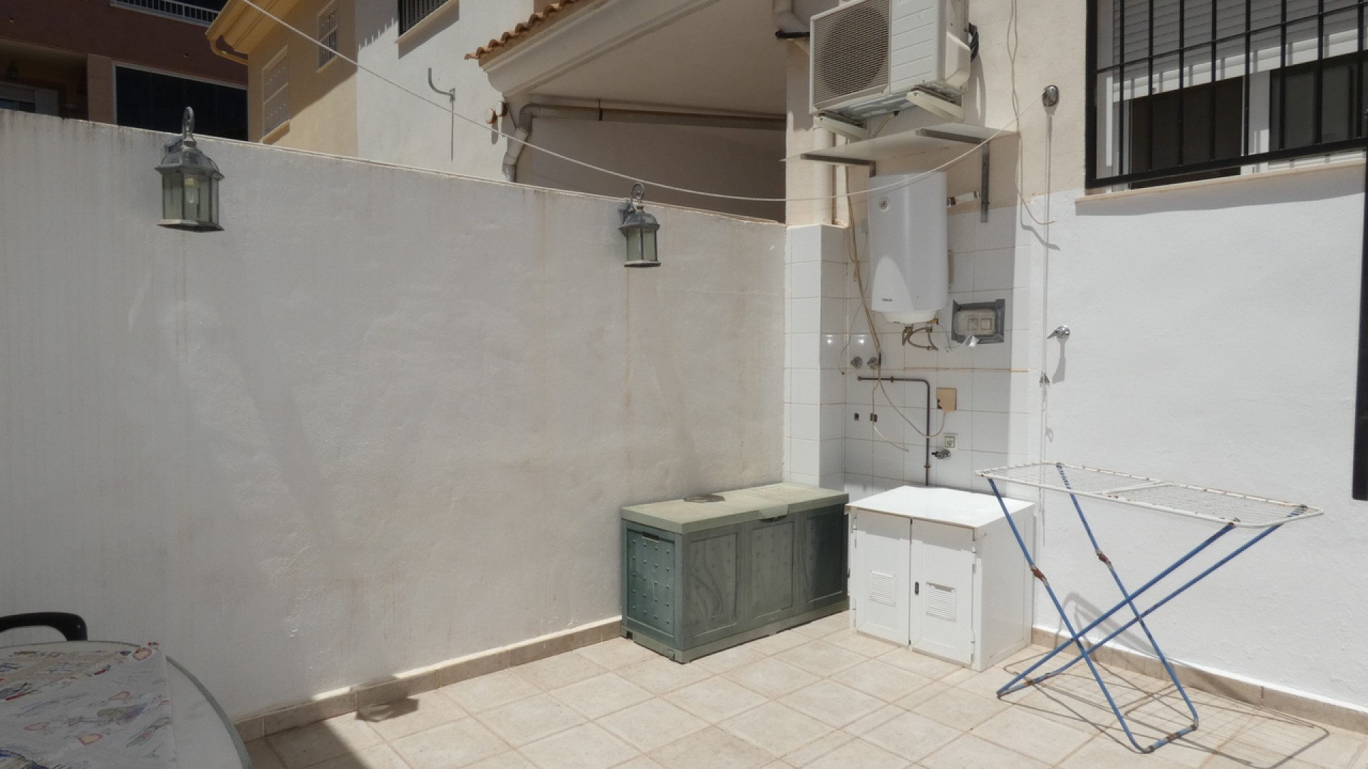 Sale - Town house -
Algorfa