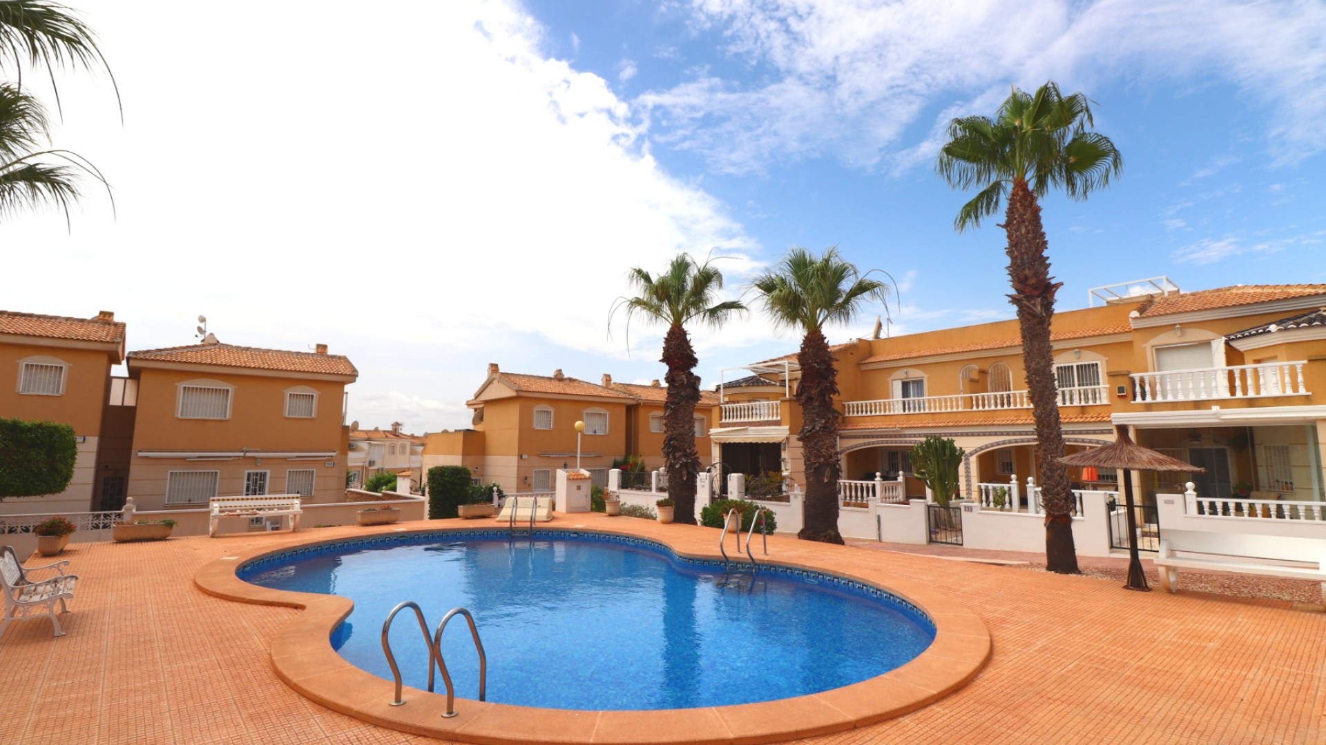 Sale - Town house -
Benijofar - Monte Azul