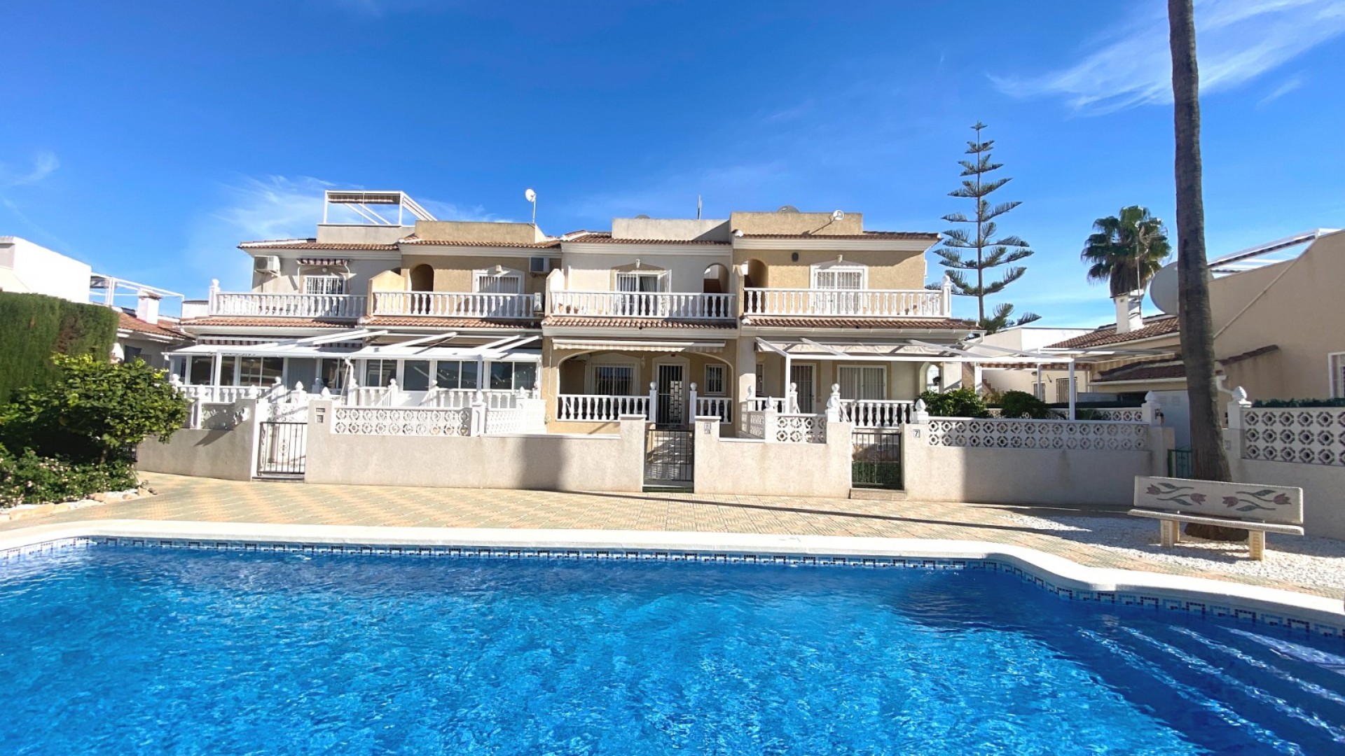 Sale - Town house -
Benijofar - Monte Azul