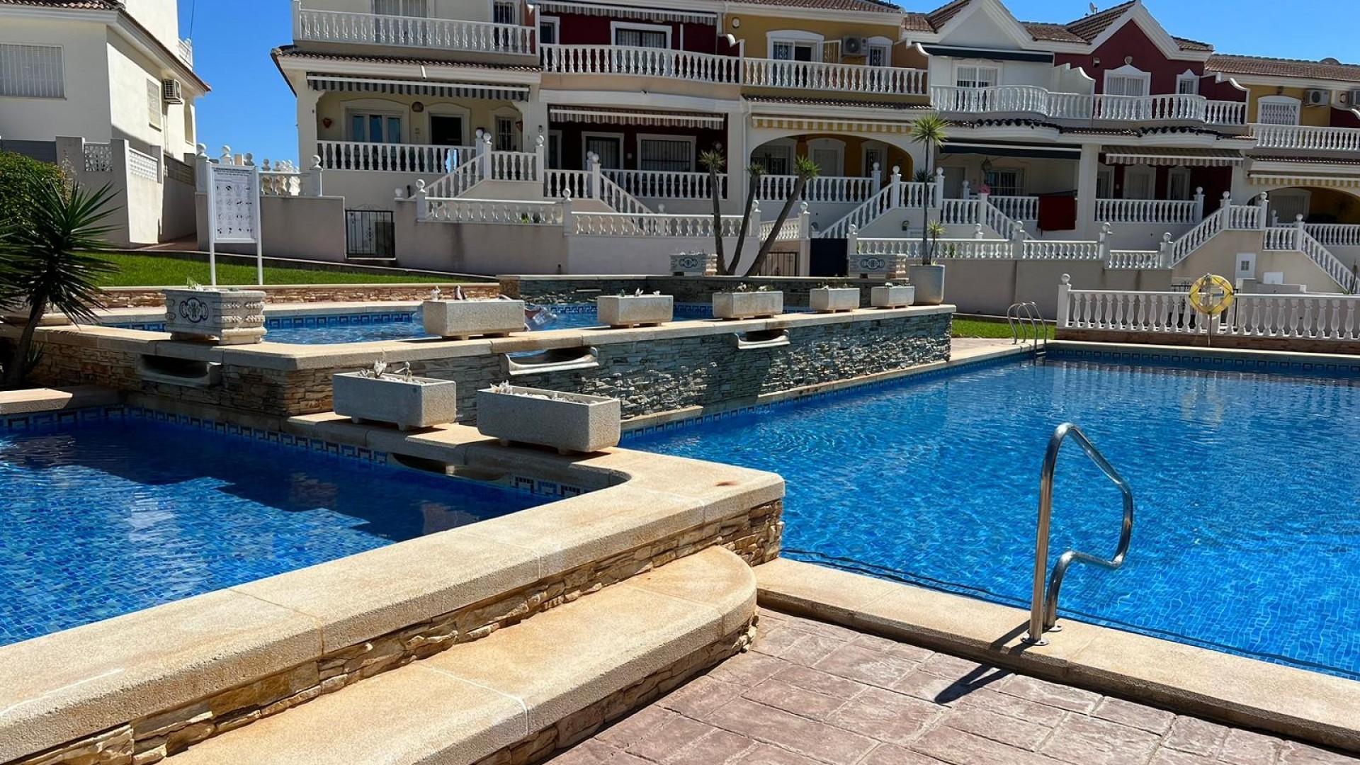 Sale - Town house -
Benijofar - Monte Azul