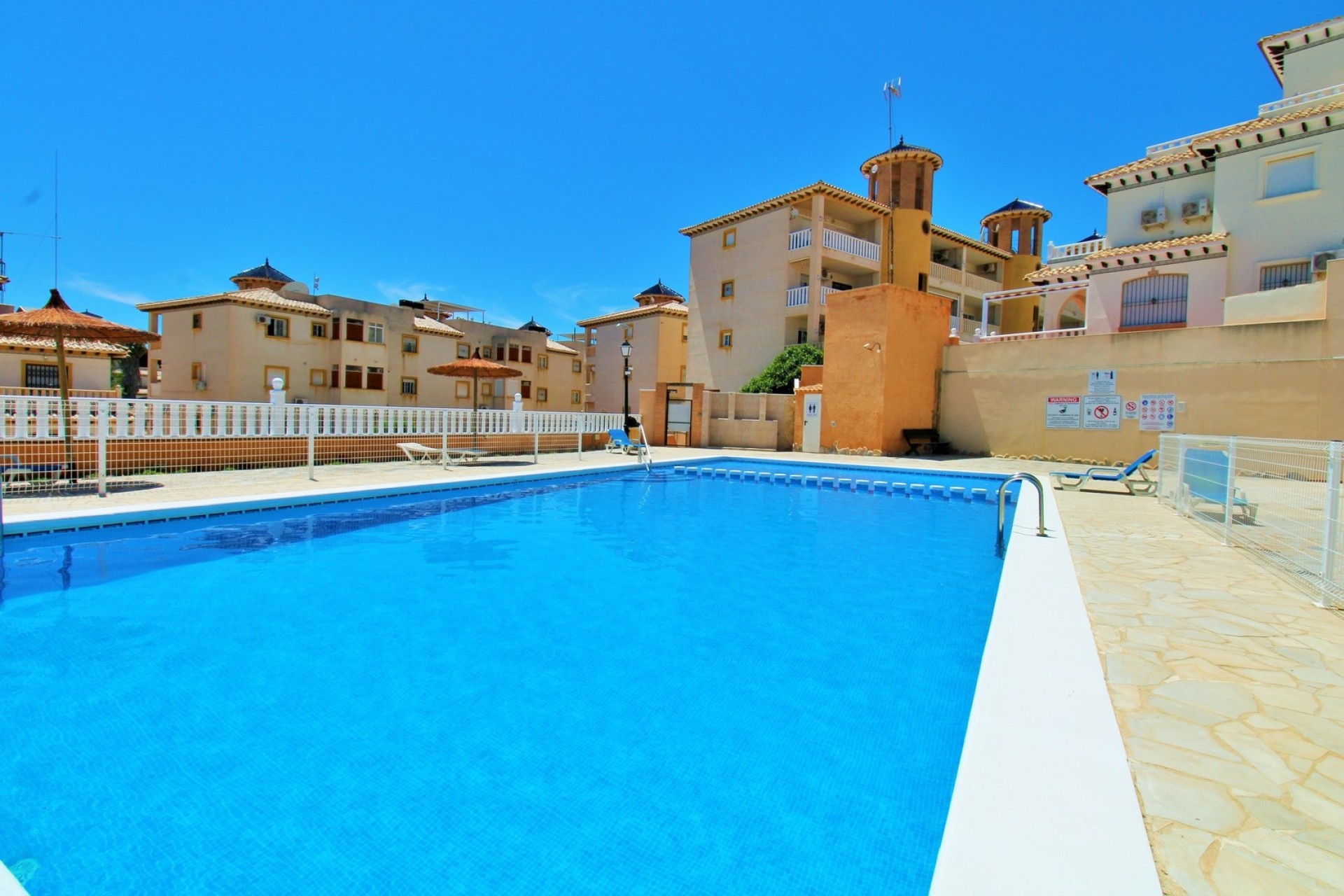 Sale - Town house -
Cabo Roig