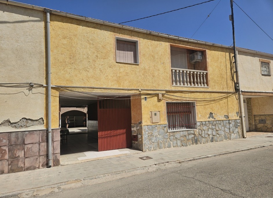 Sale - Town house -
Crevillente