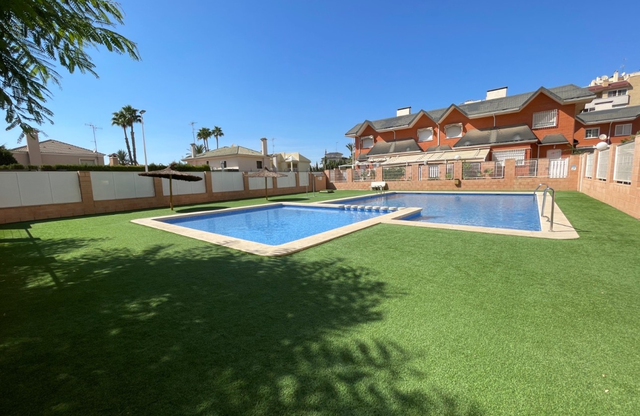 Sale - Town house -
Elche - Center