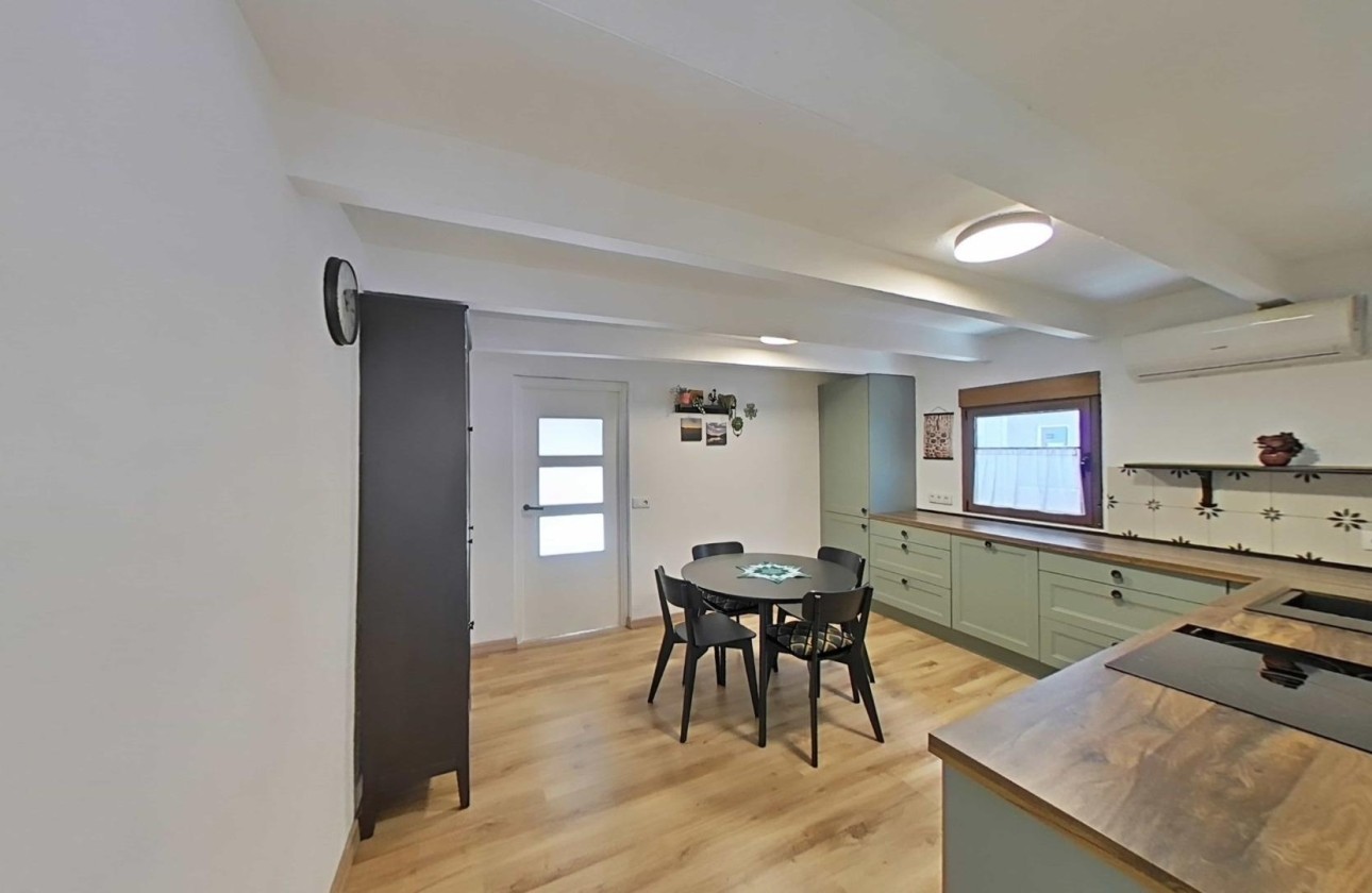 Sale - Town house -
Formentera del Segura - Centro