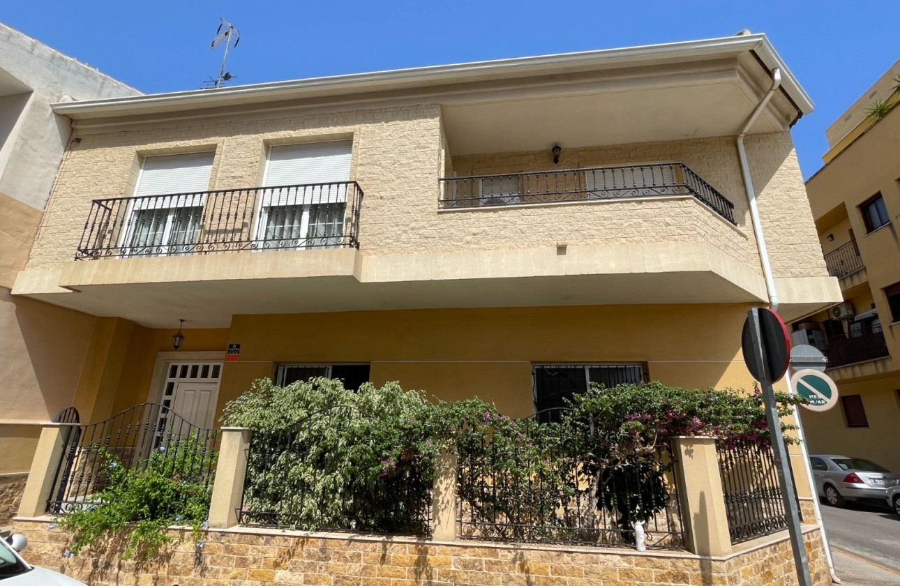 Sale - Town house -
Formentera del Segura - Formentera de Segura