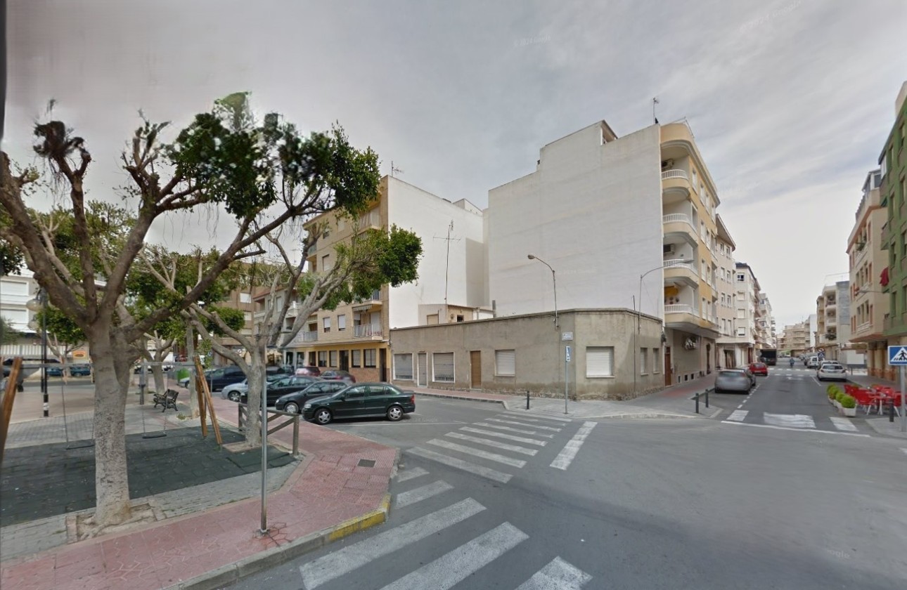 Sale - Town house -
Guardamar del Segura - Costa Blanca