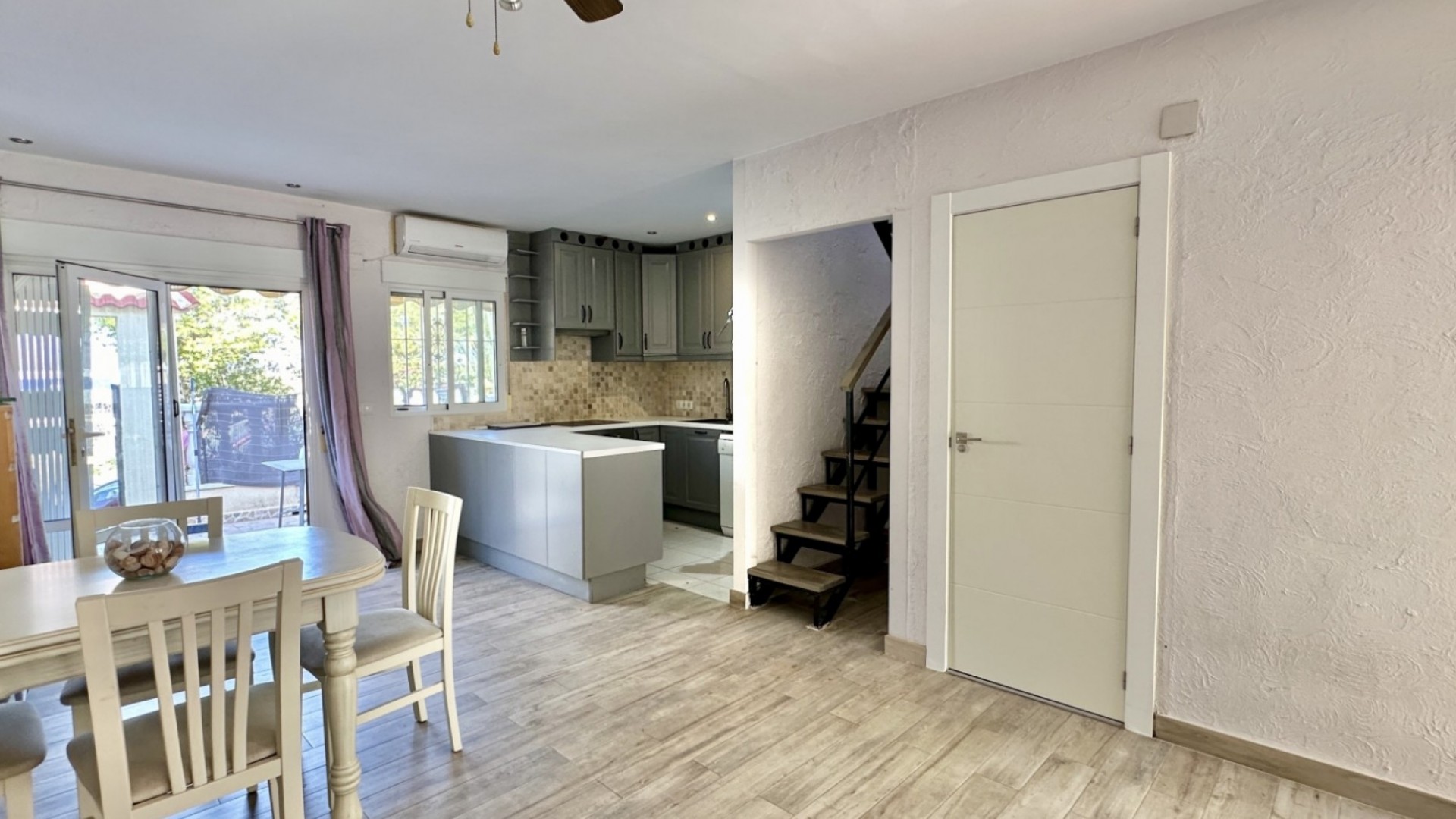 Sale - Town house -
Guardamar del Segura - Lomas de Polo-Pinomar