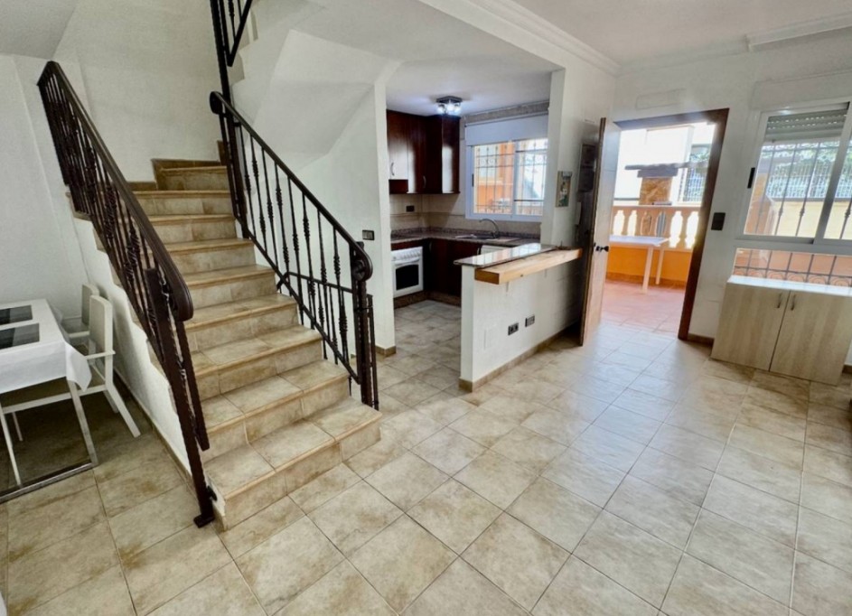 Sale - Town house -
Guardamar del Segura - Urbanizaciones