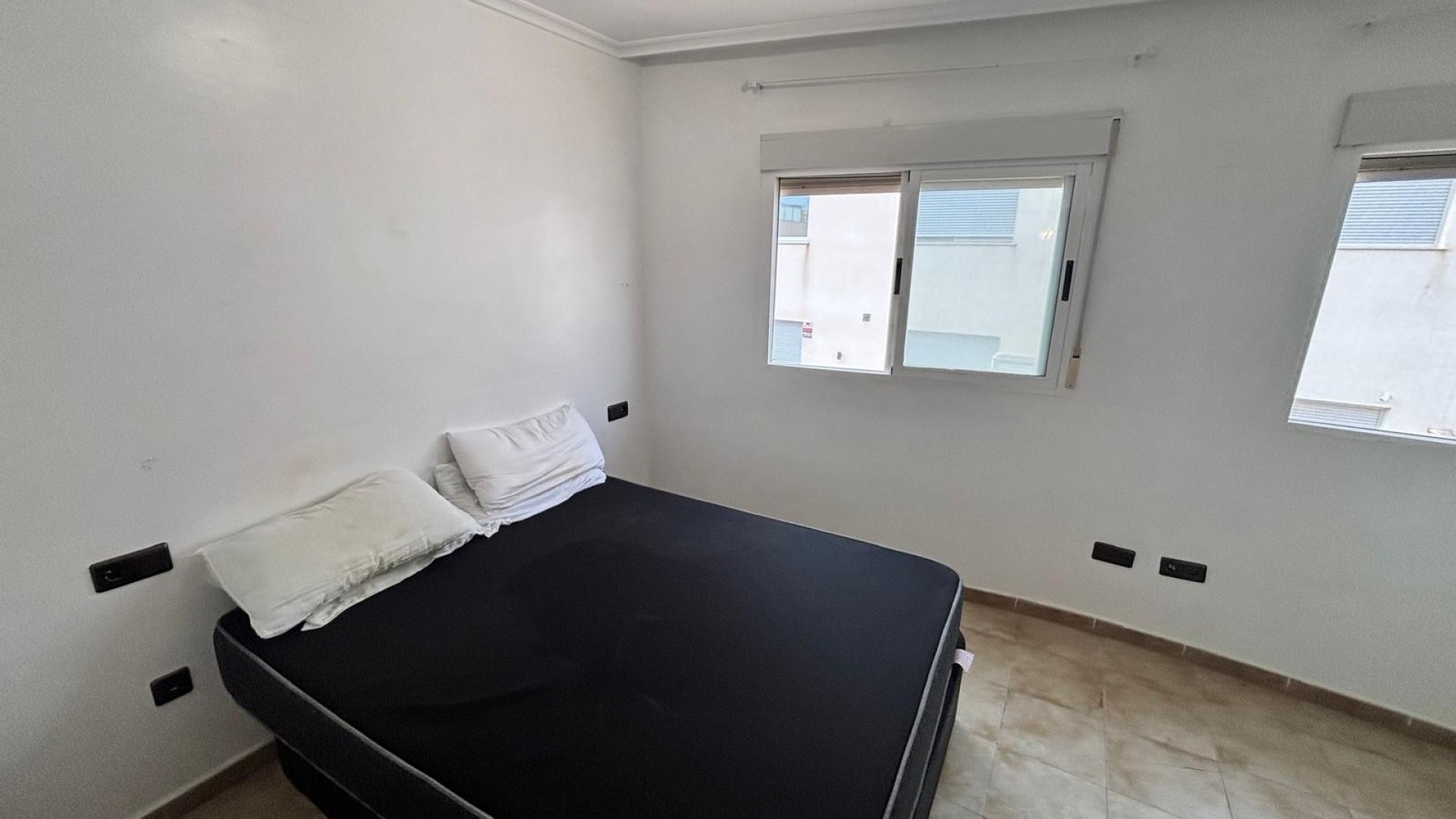 Sale - Town house -
Guardamar del Segura - Urbanizaciones