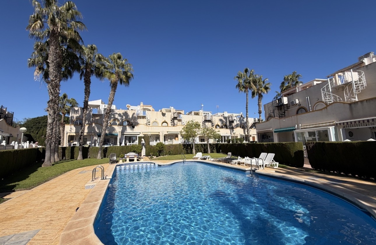 Sale - Town house -
La Florida