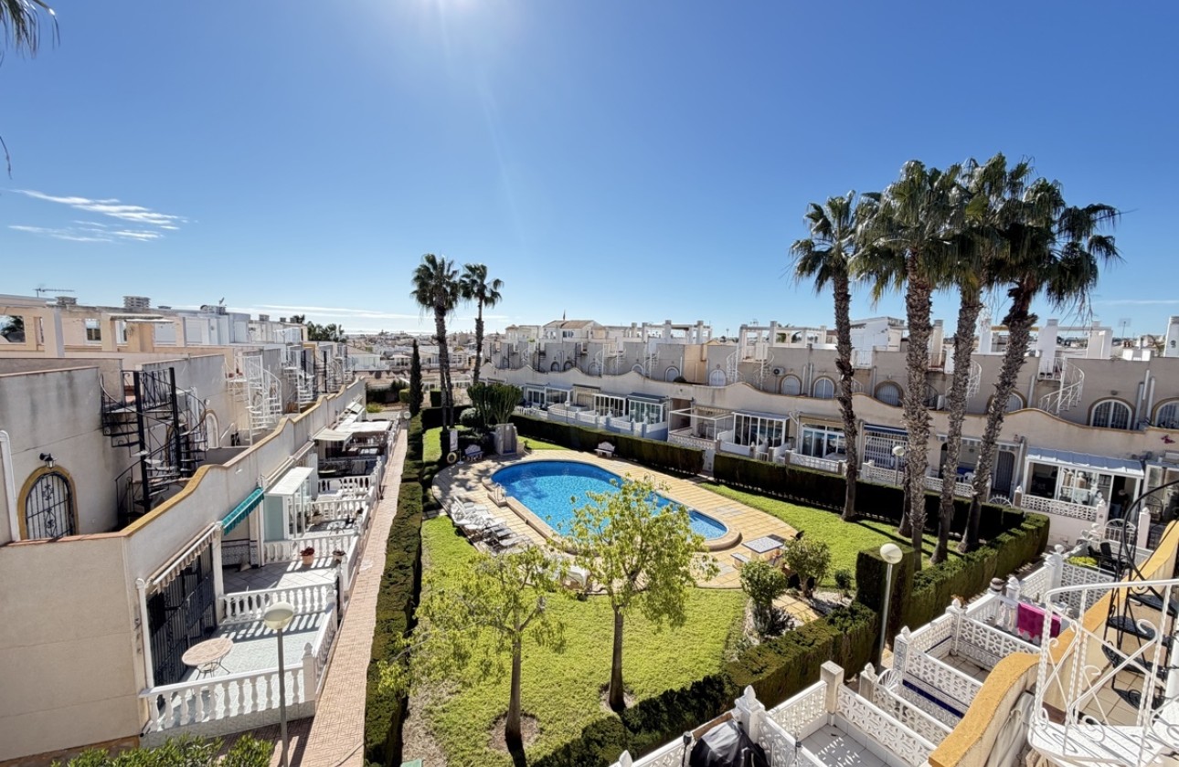 Sale - Town house -
La Florida