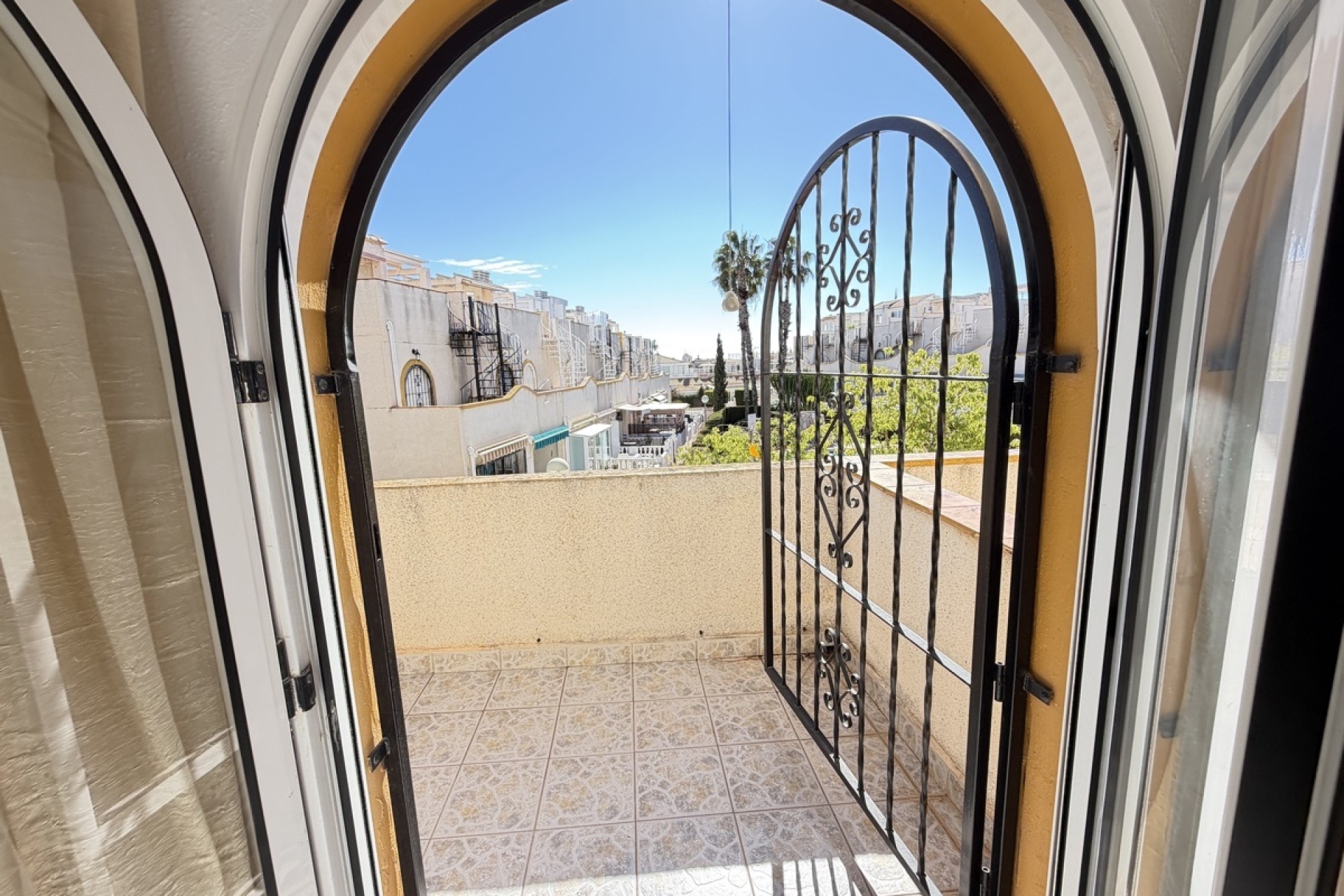 Sale - Town house -
La Florida