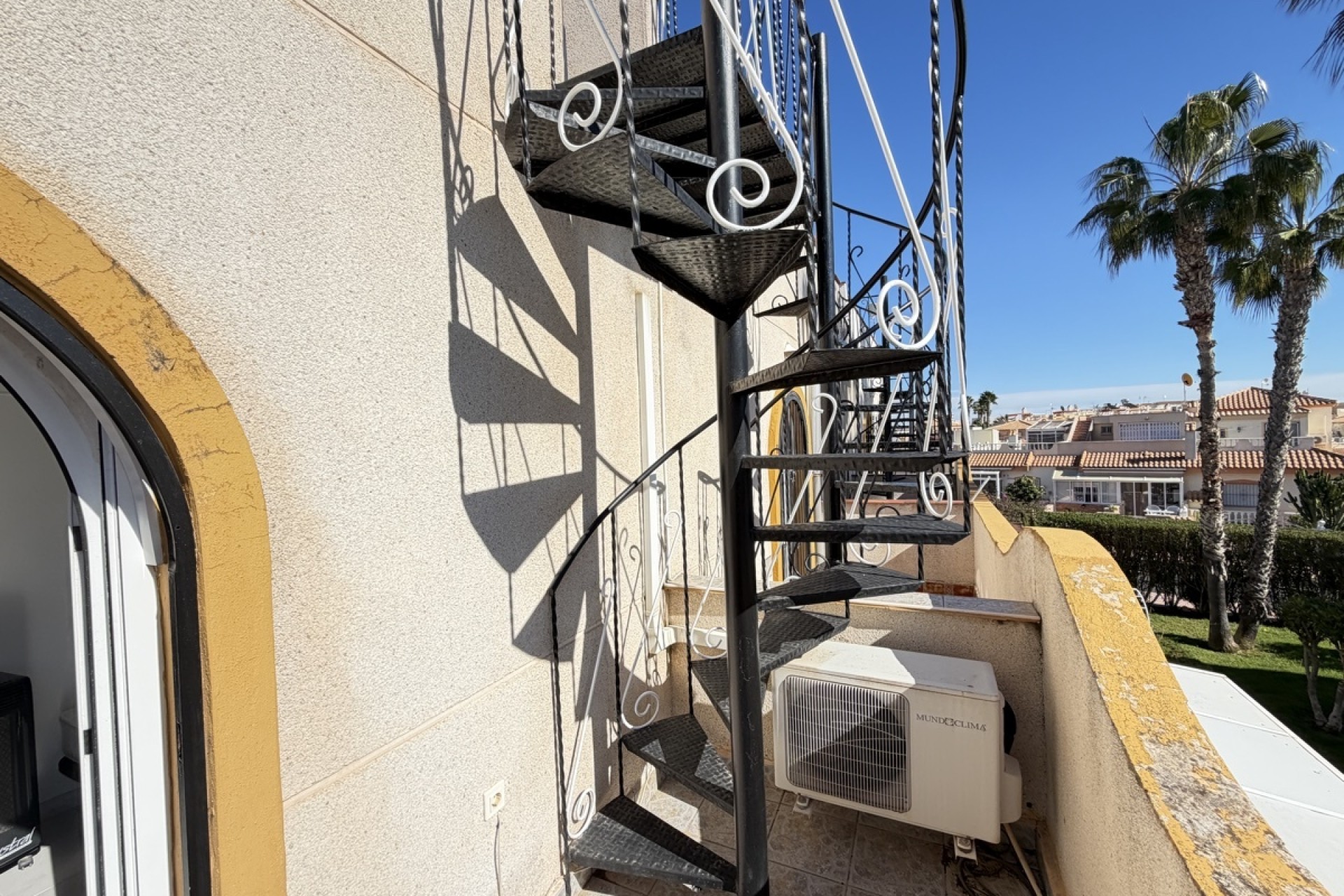 Sale - Town house -
La Florida