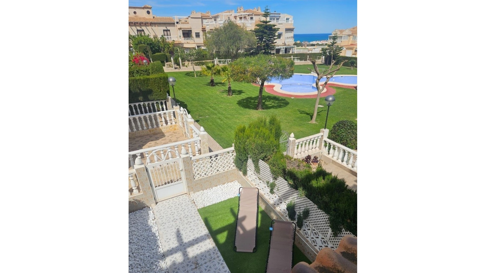 Sale - Town house -
La Mata