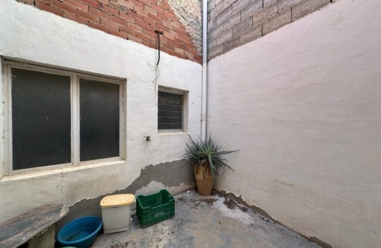 Sale - Town house -
La Romana