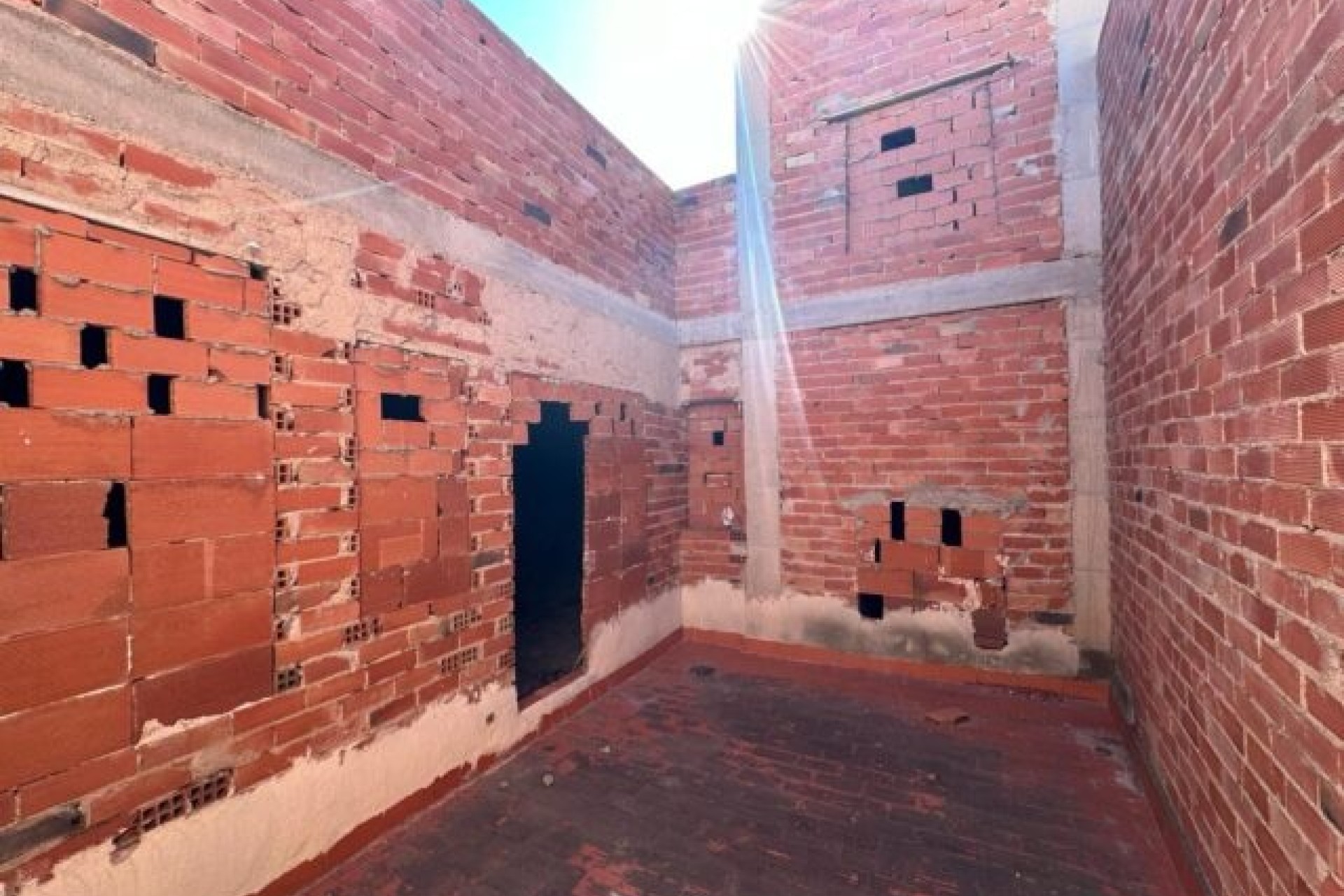 Sale - Town house -
La Romana