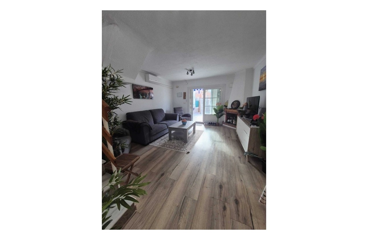 Sale - Town house -
La Rosaleda - Inland