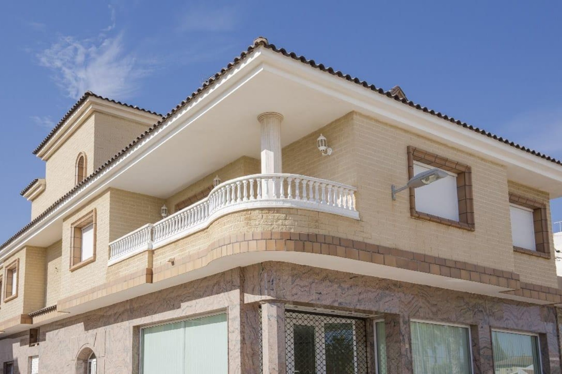 Sale - Town house -
Los Alcazares - Center