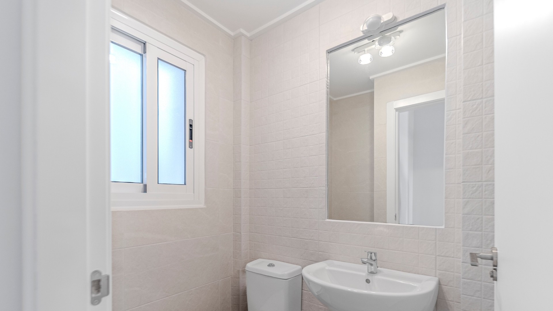 Sale - Town house -
Los Balcones - Los Altos del Edén - Los Balcones