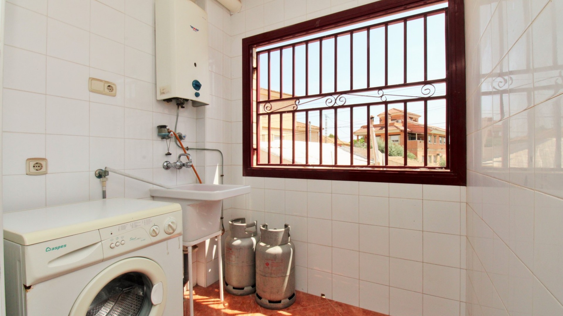 Sale - Town house -
Los Desamparados