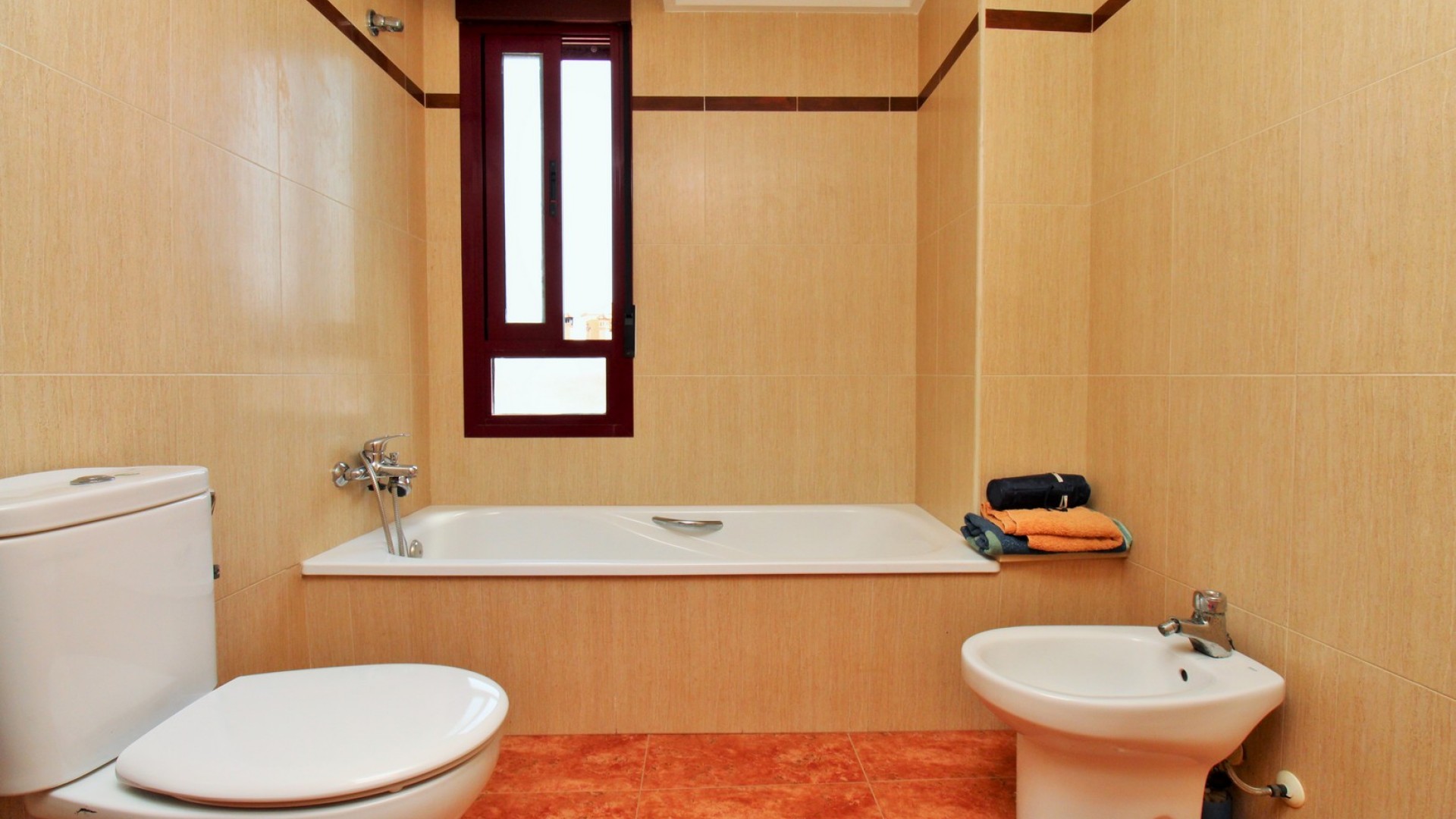 Sale - Town house -
Los Desamparados