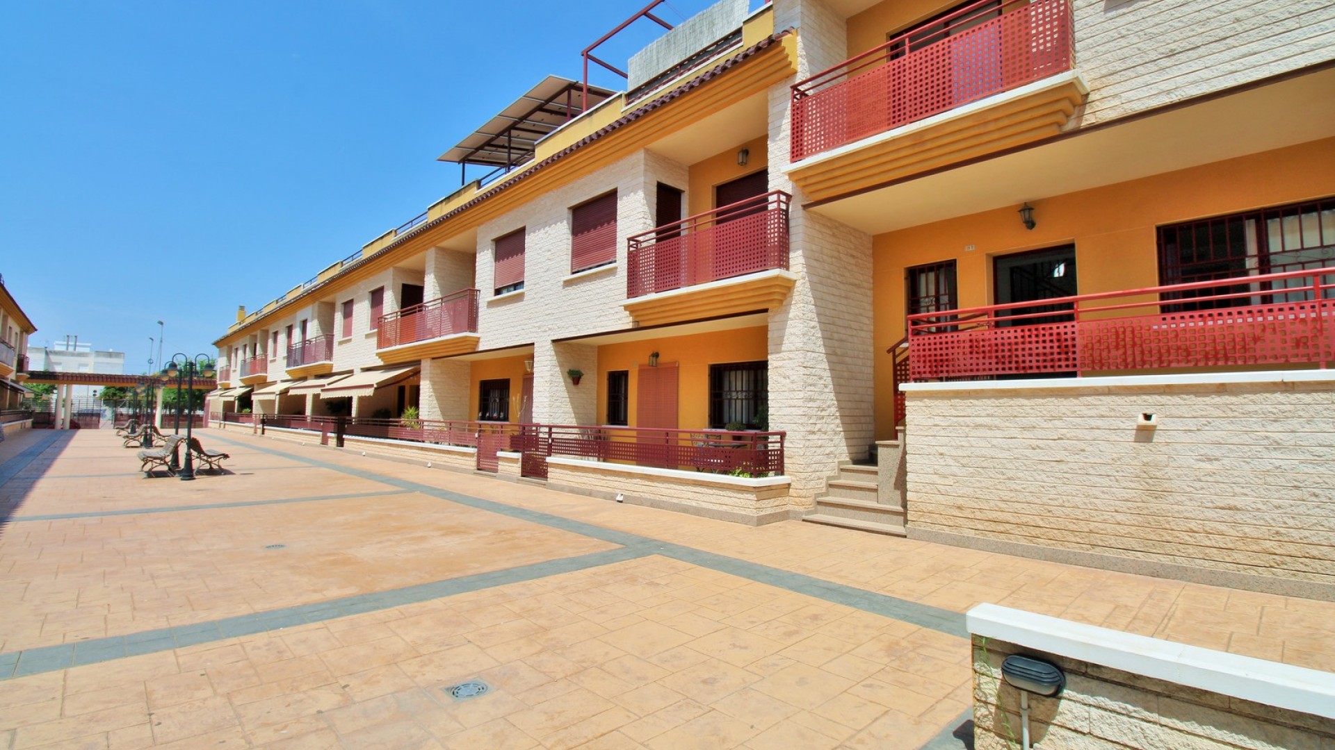 Sale - Town house -
Los Desamparados