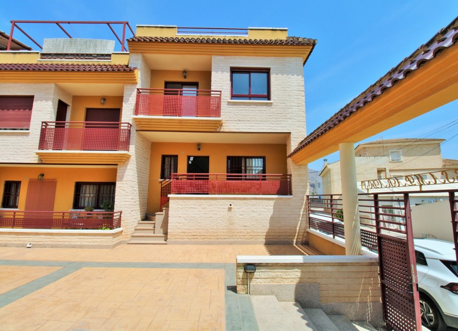 Sale - Town house -
Los Desamparados