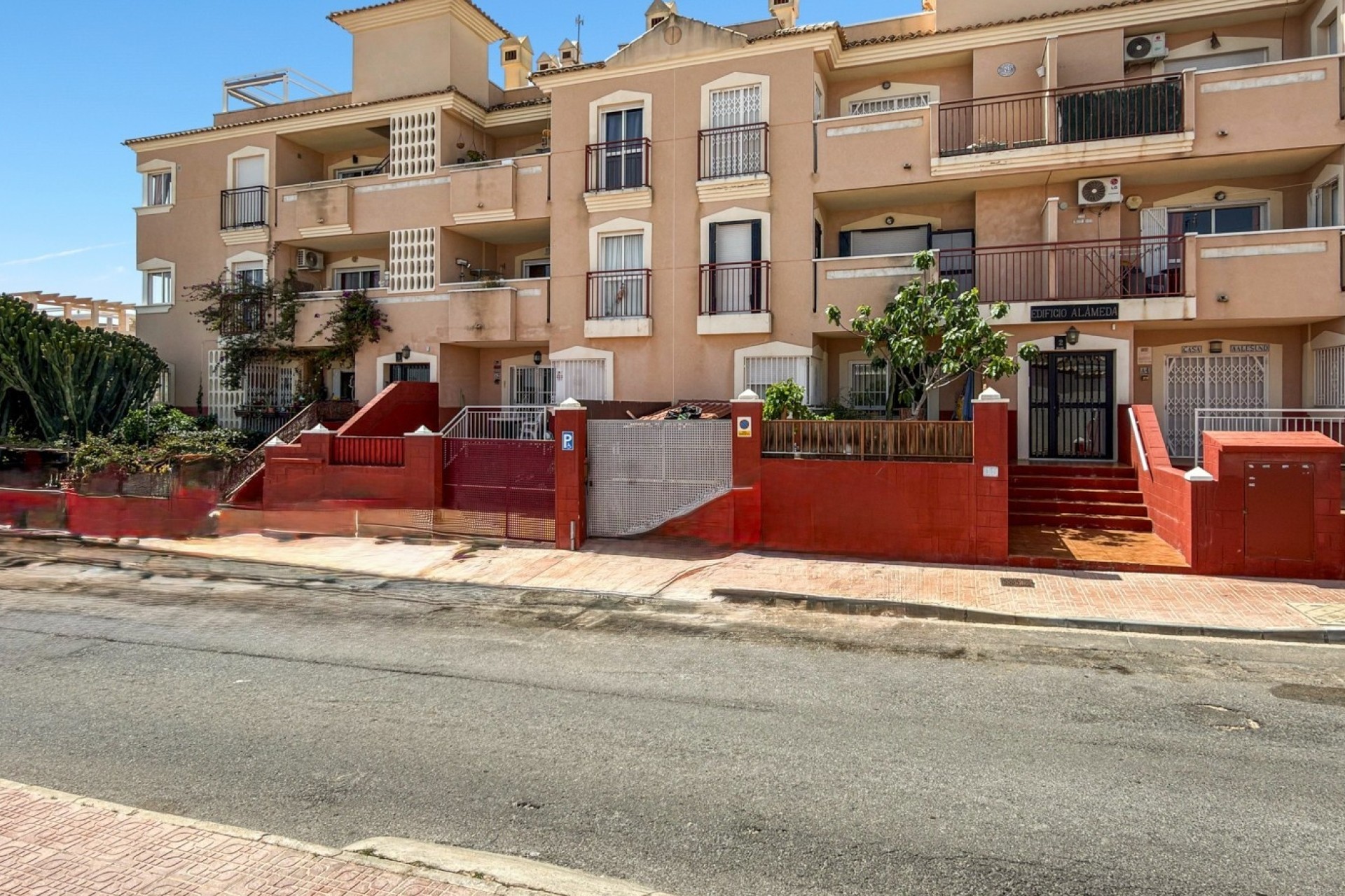 Sale - Town house -
Orihuela Costa - La Florida