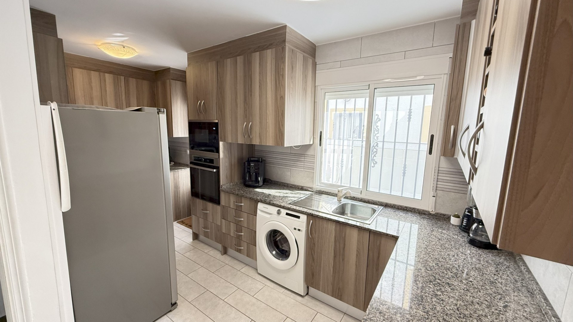 Sale - Town house -
Orihuela Costa - La Zenia