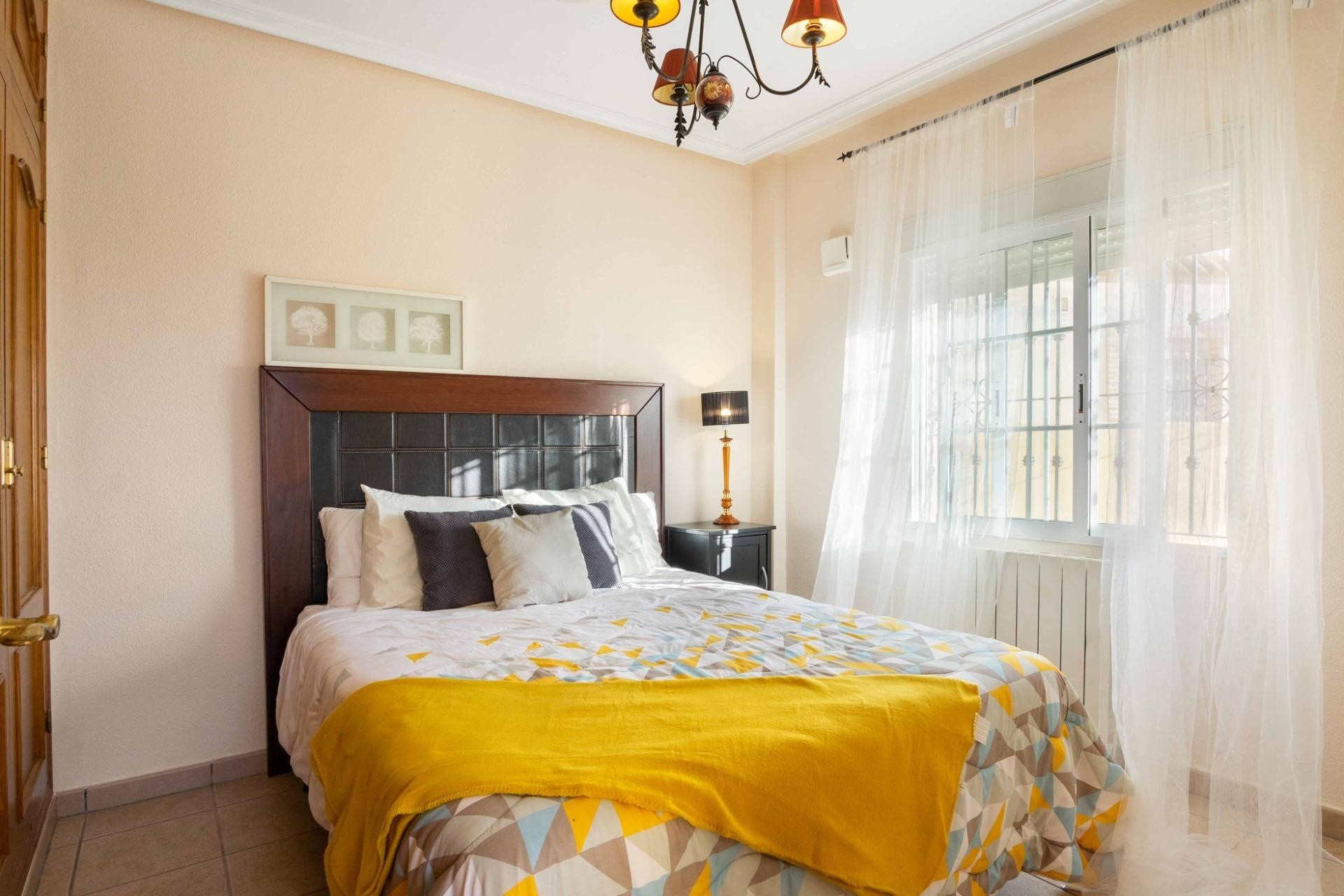 Sale - Town house -
Orihuela Costa - Los Almendros-La Florida