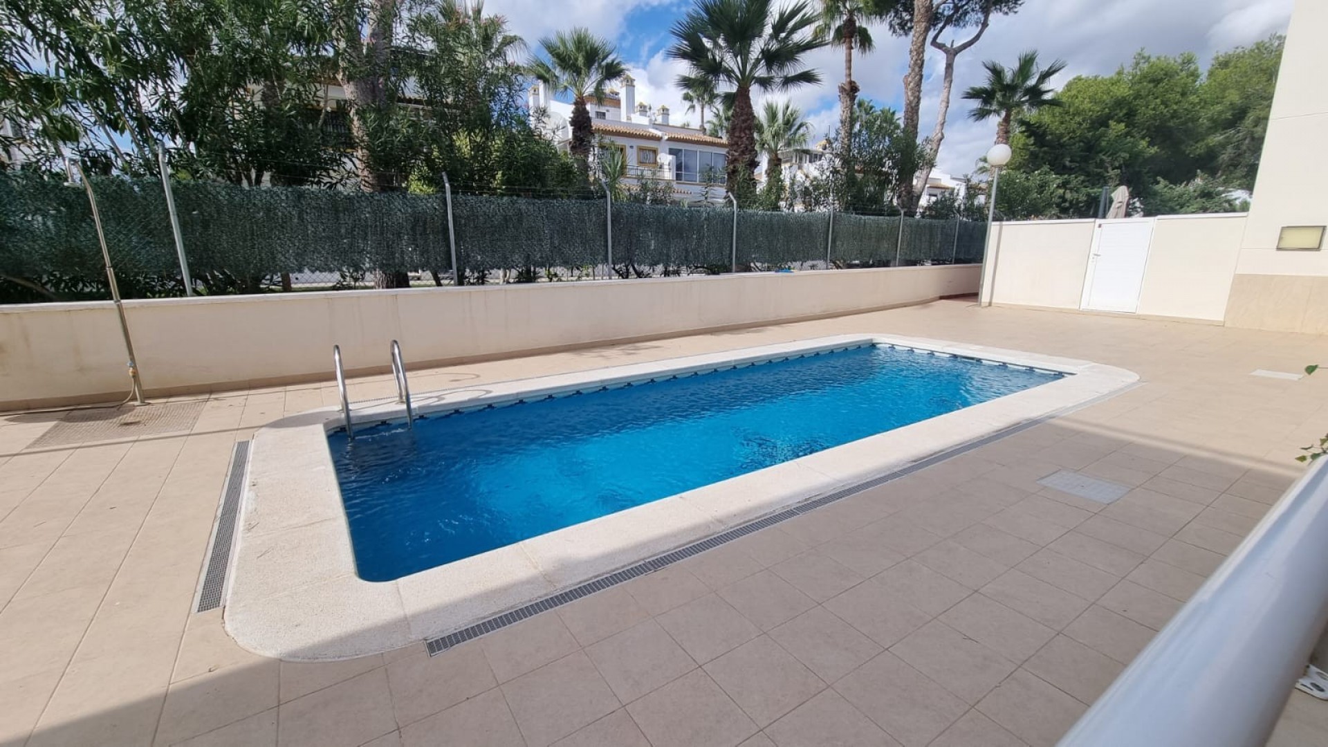 Sale - Town house -
Orihuela Costa - Los Dolses