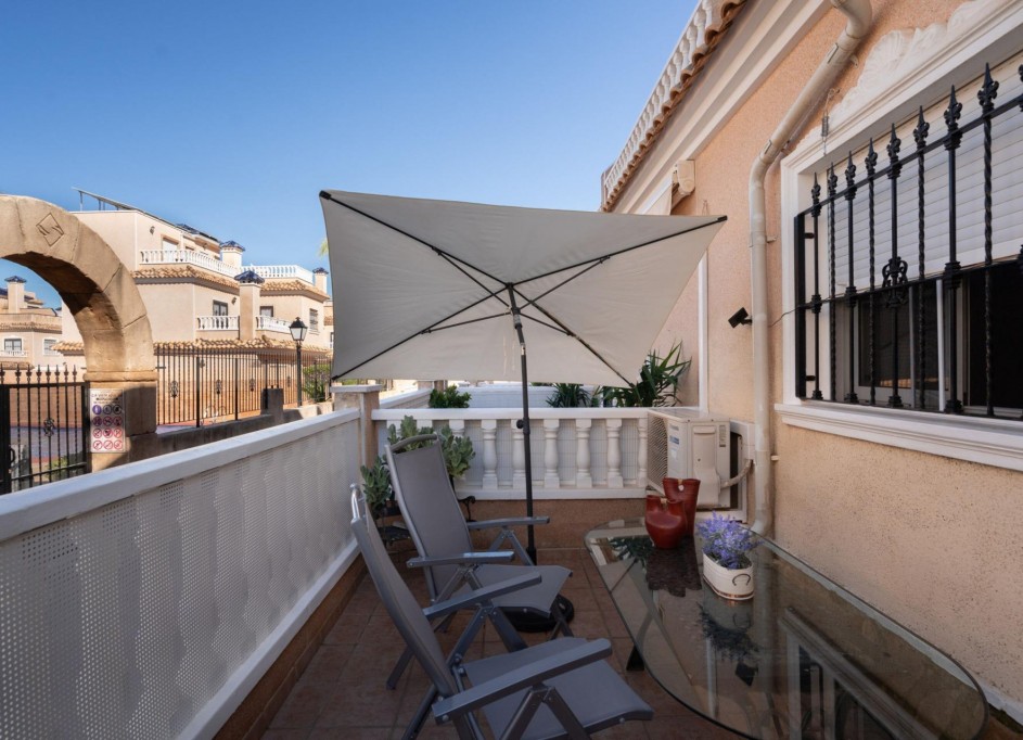 Sale - Town house -
Orihuela Costa - Los Dolses
