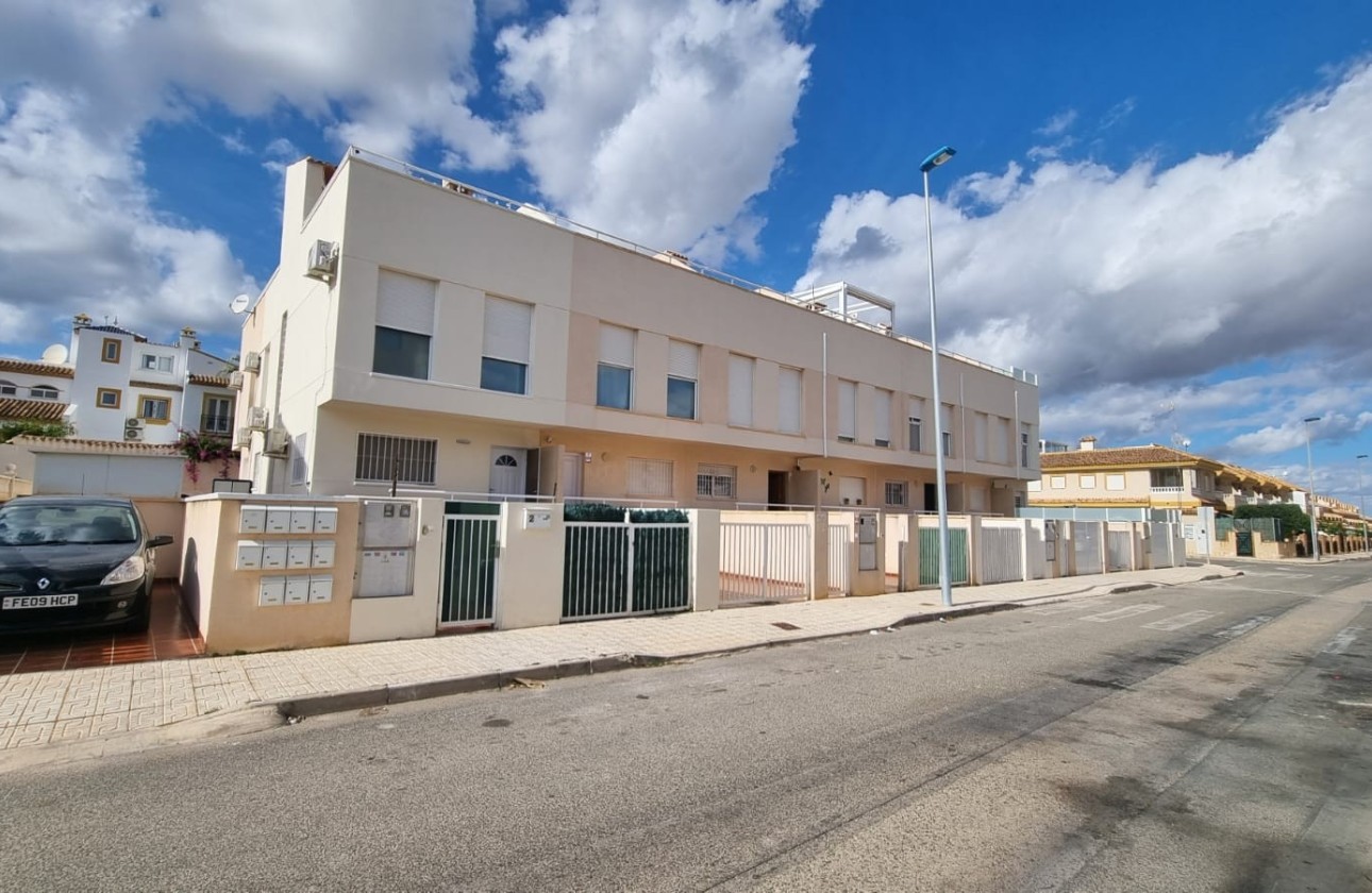 Sale - Town house -
Orihuela Costa - Los Dolses